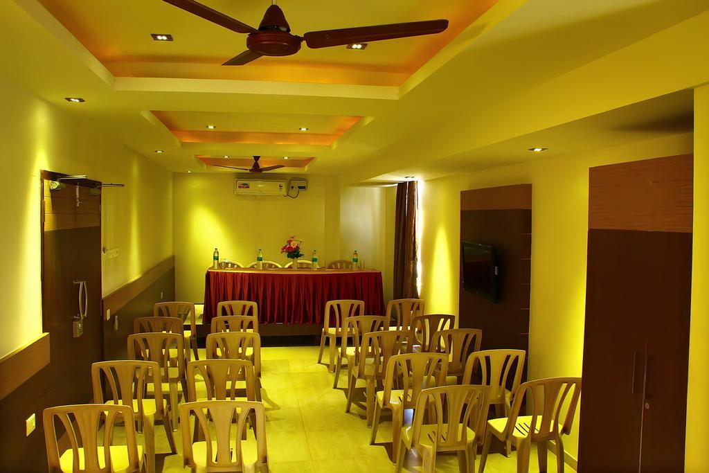 Hotel Vijai Paradise Coimbatore Esterno foto