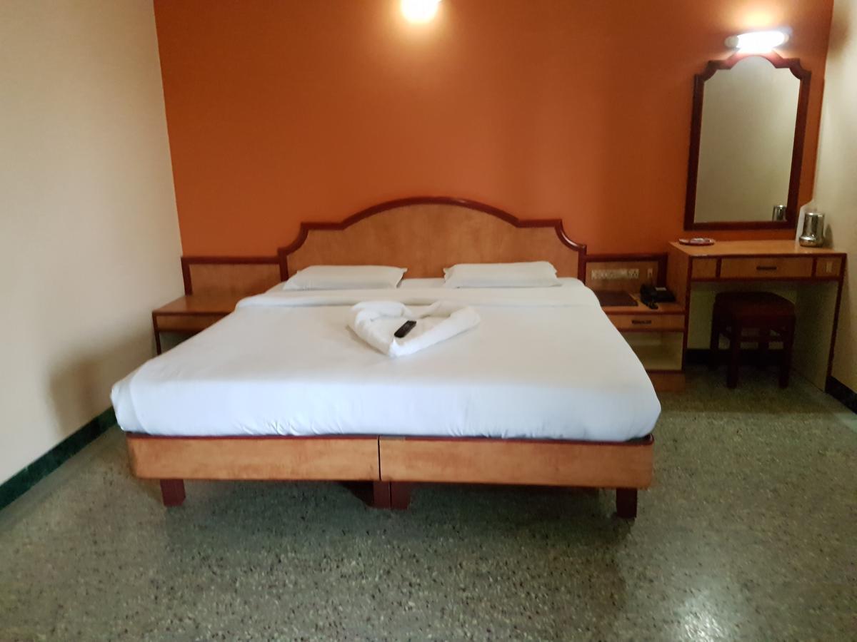 Hotel Vijai Paradise Coimbatore Esterno foto