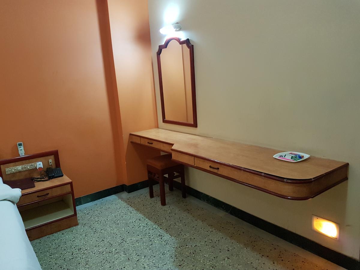 Hotel Vijai Paradise Coimbatore Esterno foto