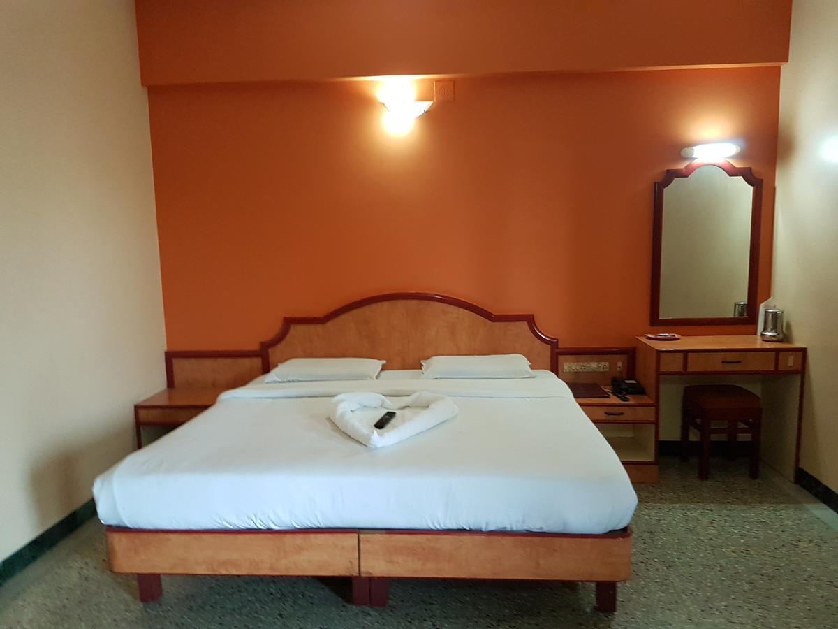 Hotel Vijai Paradise Coimbatore Esterno foto