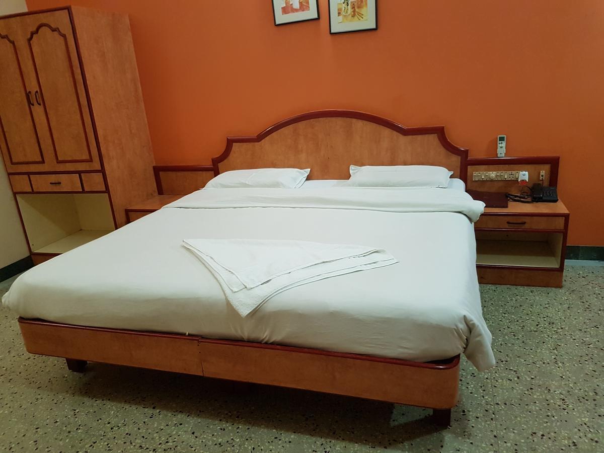 Hotel Vijai Paradise Coimbatore Esterno foto
